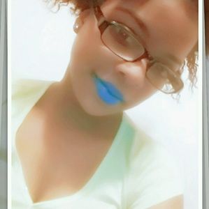 Meet your Posher, Joenae